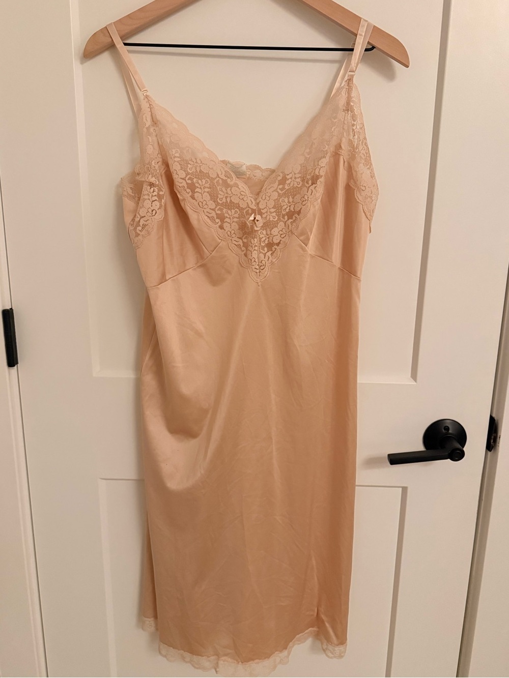 Vintage 70s 80s Ashley Taylor Antron III Nylon Full Slip Dress Lace Trim Size 40